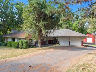 1133 N Almon St, Moscow, ID 83843