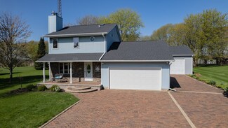 1661 Hill Dr, Dixon, IL 61021