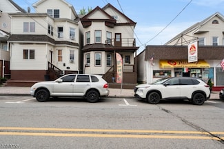 289 N 8th St, Prospect Park, NJ 07508