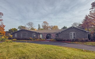2066 Churchill Ln, Highland Park, IL 60035