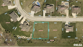 3232 W Pilgrims Way, Peoria, IL 61615