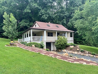 3254 Lakeview Dr, James Creek, PA 16657