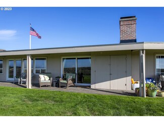 101 13th St Unit 218, Seaside, OR 97138