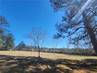 230 Longstreet Dr, Pineville, LA 71360