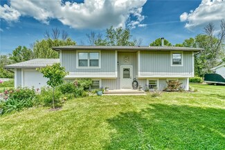 1744 Apple Hollow Ln, Hamlin, NY 14464