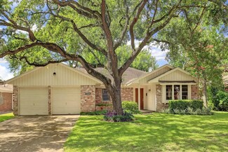 14107 Woodthorpe Ln, Houston, TX 77079