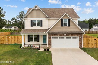 602 Coral Reef Ct, Sneads Ferry, NC 28460