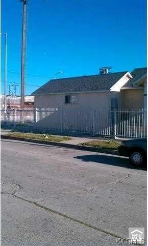 8701 S San Pedro St, Los Angeles, CA 90003