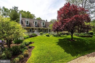 10207 Yellow Pine Dr, Vienna, VA 22182