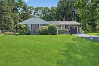15 Cedar Ln, Cornwall, NY 12518