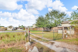 1043 County Road 3548, Cleveland, TX 77327