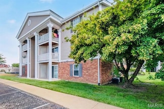 12114 Natural Bridge Rd Unit D, Bridgeton, MO 63044