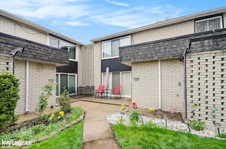 8208 Karam Blvd Unit 4, Warren, MI 48093