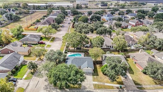 6726 Grant Dr, Richmond, TX 77469