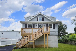 7 Illinois Ave, Port Monmouth, NJ 07758