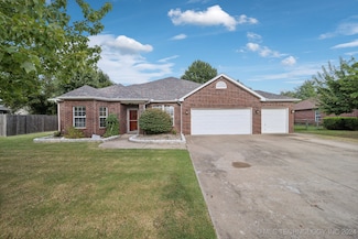 8190 E Silverado Rd, Claremore, OK 74019