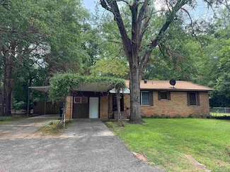 1438 N 10th St, Longview, TX 75601