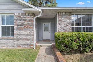 1978 Coral Reef Rd, Pensacola, FL 32506