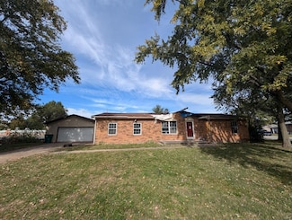 10 Fox Meadow Ln, East Saint Louis, IL 62206
