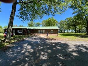 24 Chateau Dr, Dover, AR 72837
