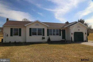 50 Maple St, Seven Valleys, PA 17360