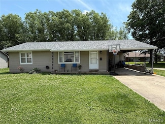 205 S 6th St, Shelbina, MO 63468