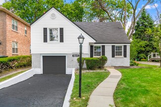 8215 N Merrill St, Niles, IL 60714