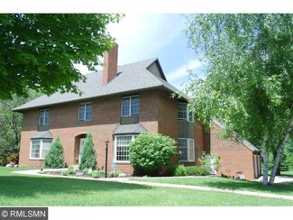 811 Glenmoor Ln, Glencoe, MN 55336