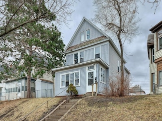 818 Edmund Ave, Saint Paul, MN 55104