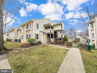 10320 Luria Commons Ct Unit 3H, Burke, VA 22015