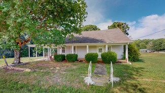 1160 Cowan Rd, Dickson, TN 37055