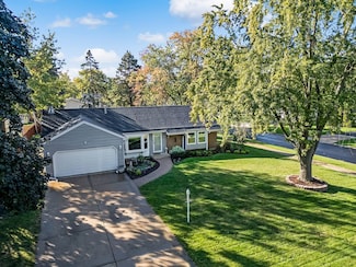 332 El Paso Ln, Carol Stream, IL 60188