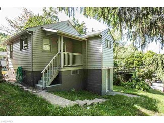 1406 N 6th St, Martins Ferry, OH 43935