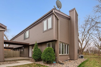 112715 Hundertmark Rd Unit 11F, Chaska, MN 55318