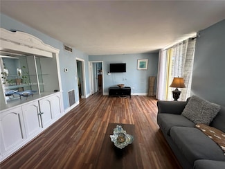 7900 Tatum Waterway Dr Unit 314, Miami Beach, FL 33141