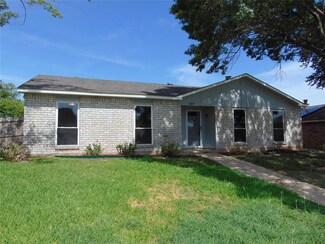 109 S Young Blvd, Desoto, TX 75115