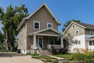 1631 Hinkley Ave NW, Cedar Rapids, IA 52405
