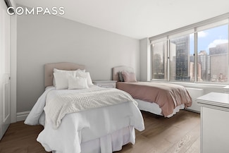236 E 47th St Unit 17C, New York, NY 10017