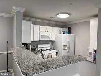 1060 Gardenview Loop Unit 204, Woodbridge, VA 22191