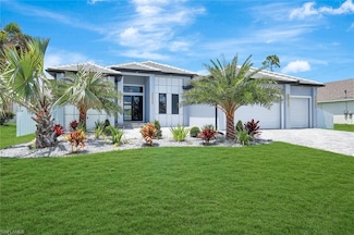 2709 SW 4th Ln, Cape Coral, FL 33991