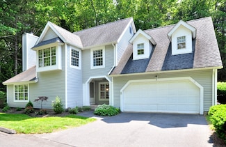 3 Stratton Forest Way, Simsbury, CT 06070