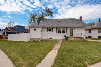 271 Johnson Ave NW, Cedar Rapids, IA 52405