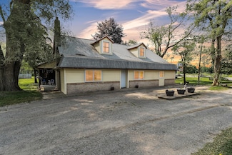 2006 W Rose Center Rd, Holly, MI 48442