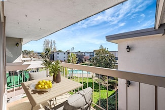 950 Shorepoint Ct Unit 309, Alameda, CA 94501