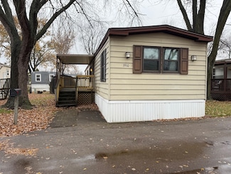 3910 Ingleside Ave, Park City, IL 60085