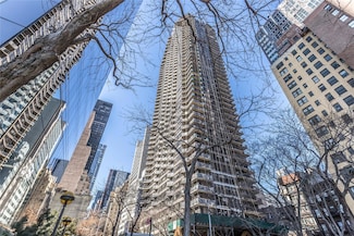 100 United Nations Plaza Unit 17C, New York, NY 10017
