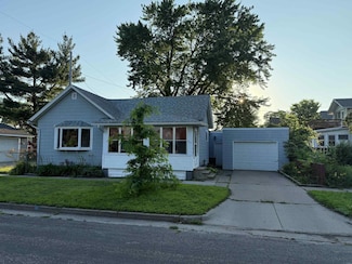 463 Liberty St, Winona, MN 55987