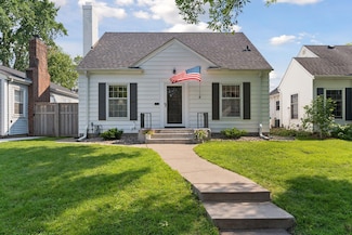 2106 Pinehurst Ave, Saint Paul, MN 55116
