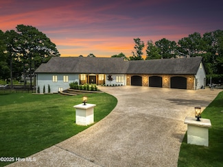 304 Gull Rd, Hampstead, NC 28443