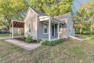 111 S Hawthorne Ave, Independence, MO 64053